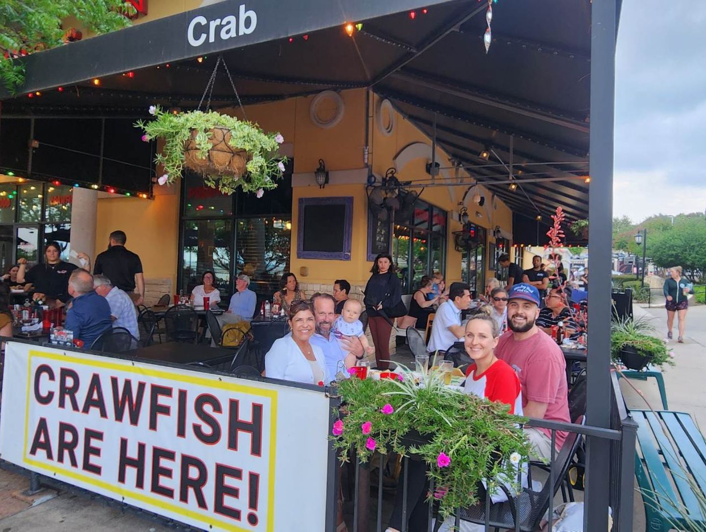 dodies rockwall at the harbor cajun restaurant patio pick up drinks concert by the lake to-go live music free